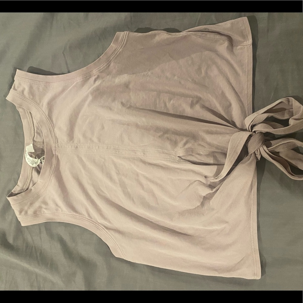 Lululemon cropped top